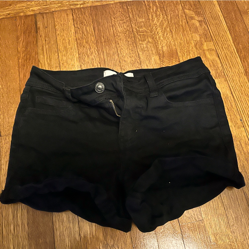 Vervet Black Shorts